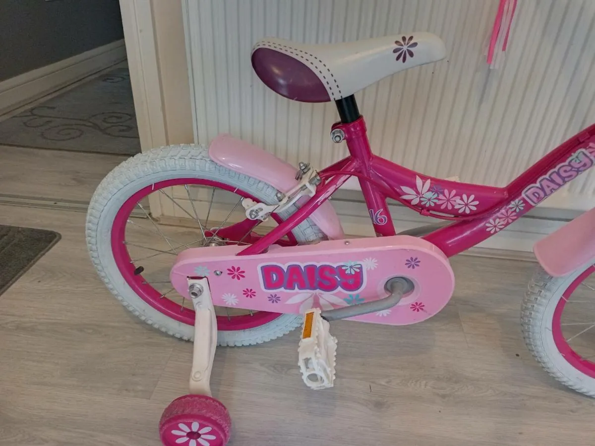 Kids daisy bike size 16 inch wheels. - Image 3
