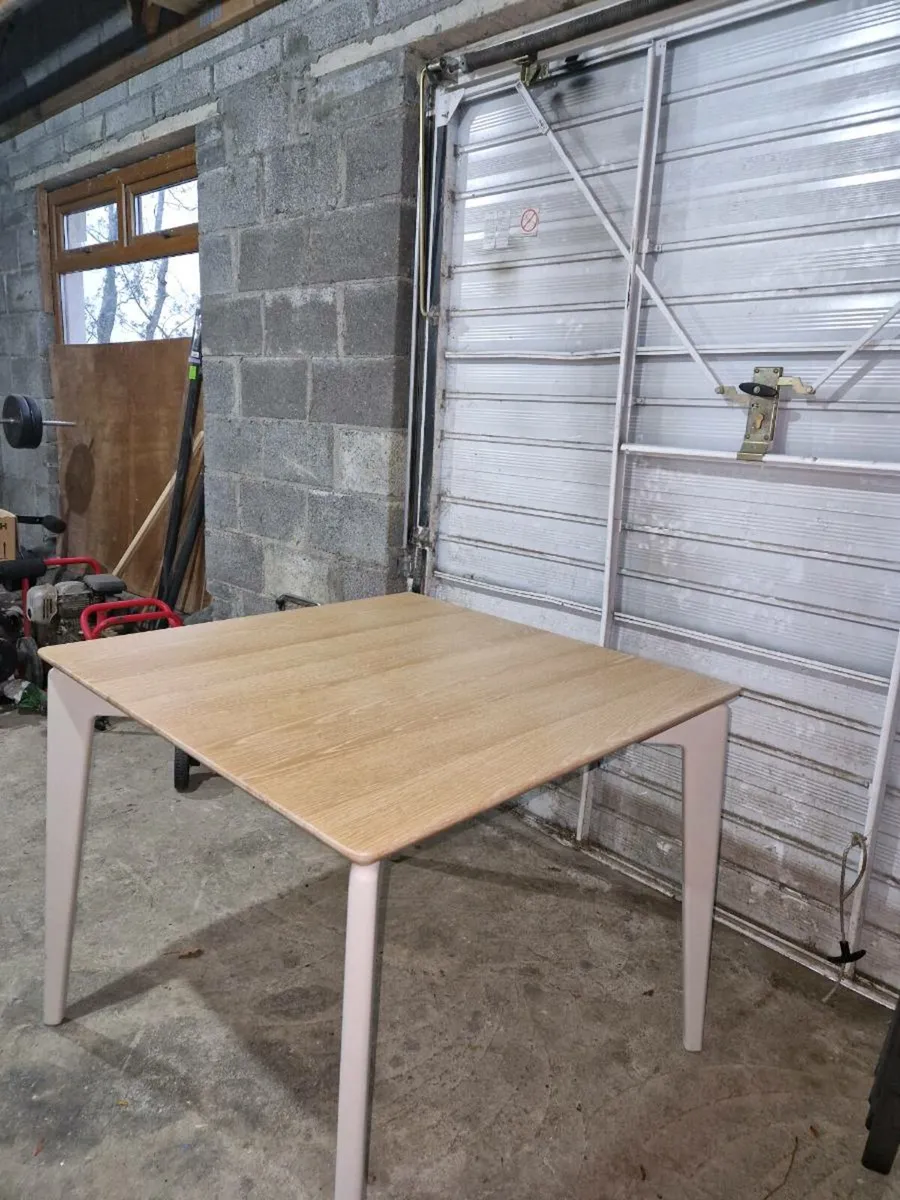 Kitchen table - Image 3