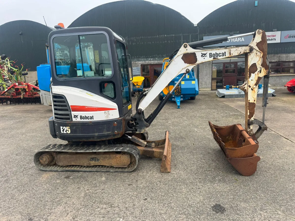 Bobcat E25 Digger / Excavator - Image 2