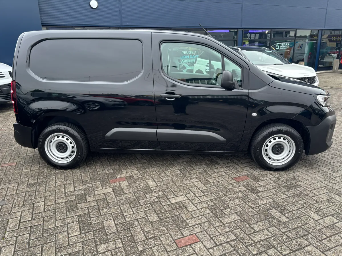 2025 Peugeot Partner Pro+ 650kg save 4000 - Image 3