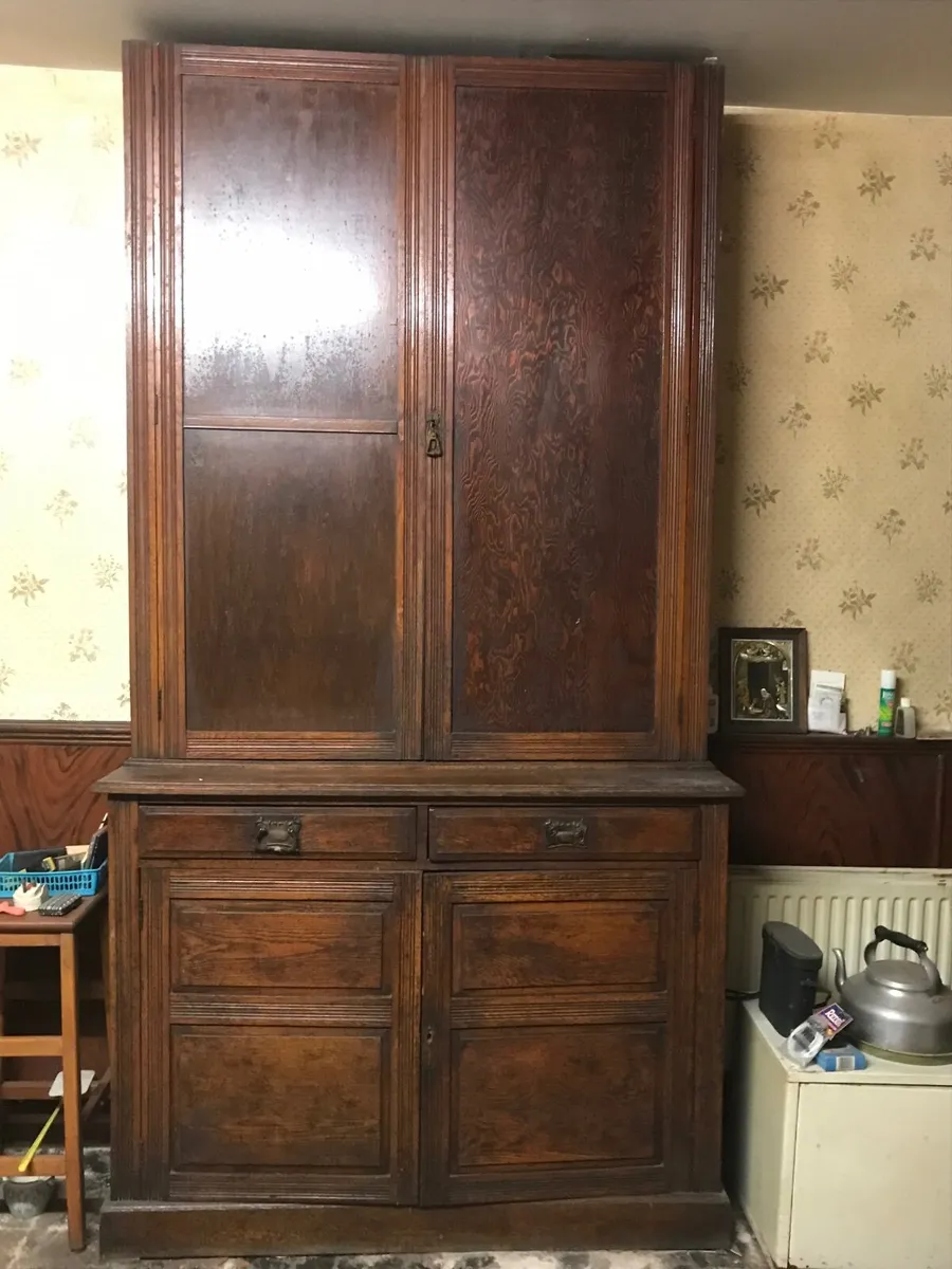 Old Linen Press - Image 1