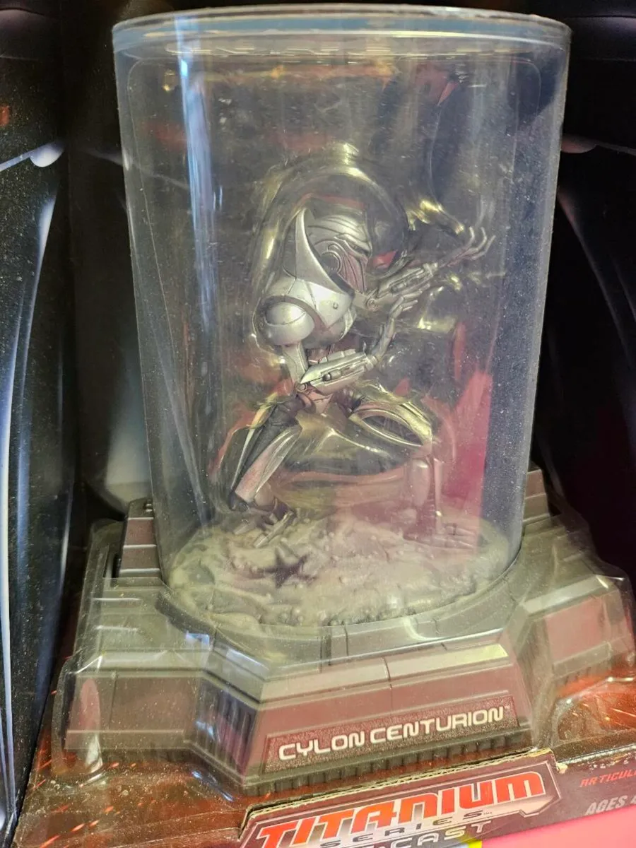 Battlestar Galactia Cylon Centurion Titanium - Image 2