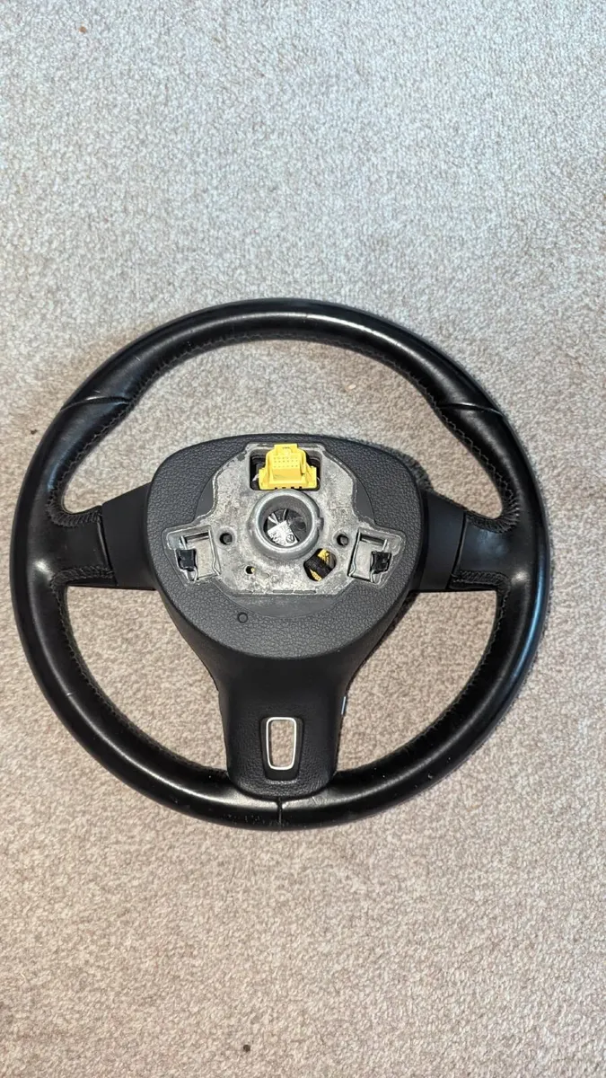 Mk6 Golf/B7 Passat Steering wheel - Image 2