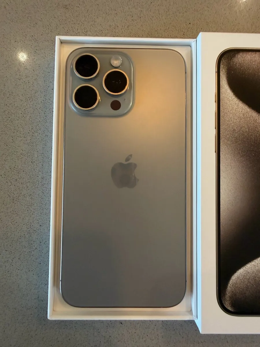 Apple iPhone 15 Pro Max 256GB Unlocked - Image 2