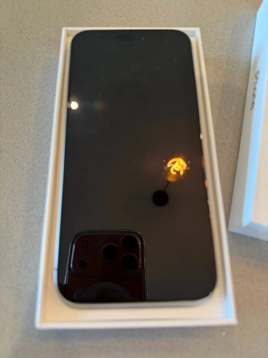 Apple iPhone 15 Pro Max 256GB Unlocked - Image 3