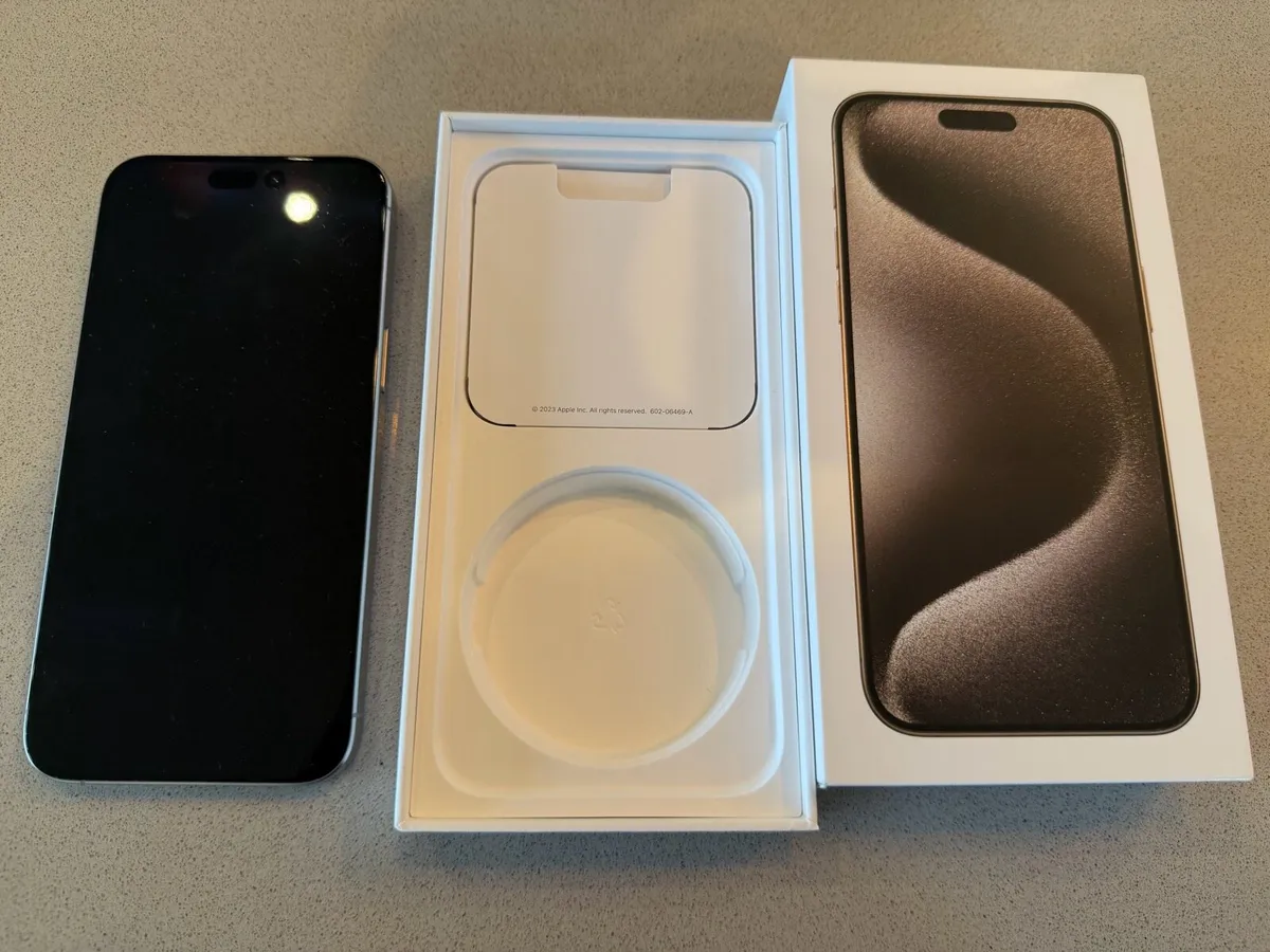 Apple iPhone 15 Pro Max 256GB Unlocked - Image 4