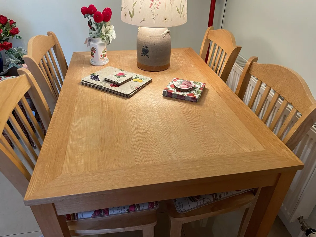Dining room table - Image 2