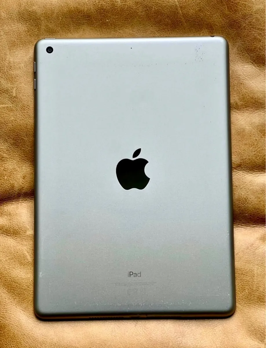 6th Generation iPad - Image 2