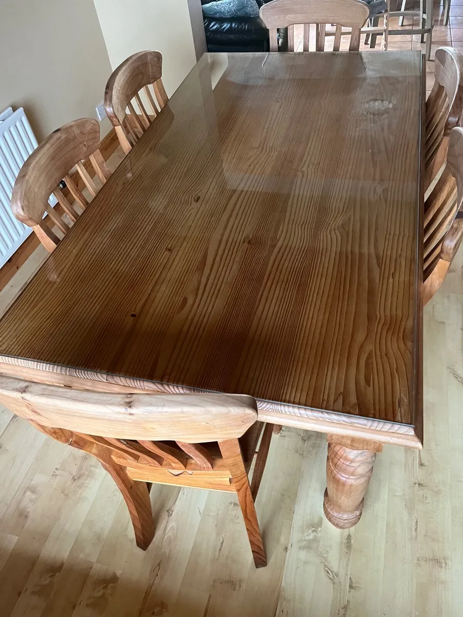 Pine dining table and 6 chairs - Image 4