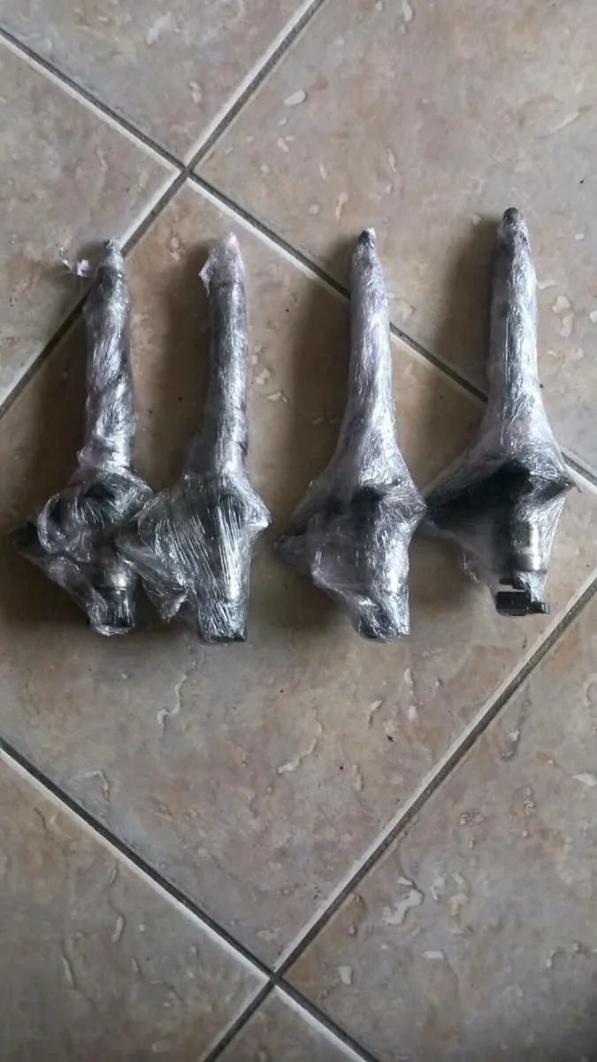 Injectors, alternator,  wheel with tyre, - Image 1