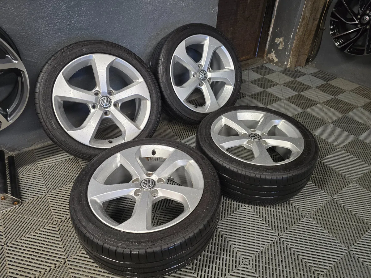 17" Volkswagen Golf GTI Alloys - Image 3
