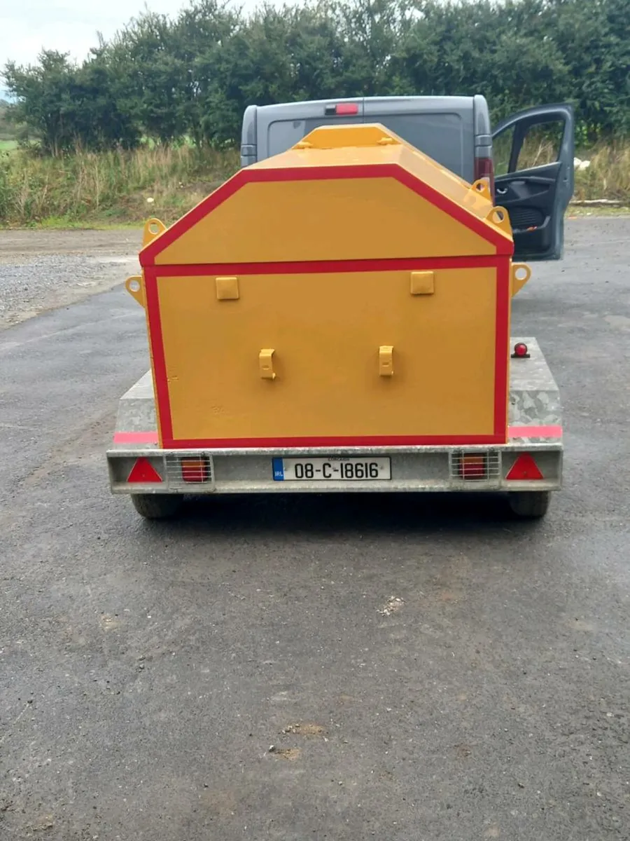 Fuel bowser bunded 400 gallon - Image 3
