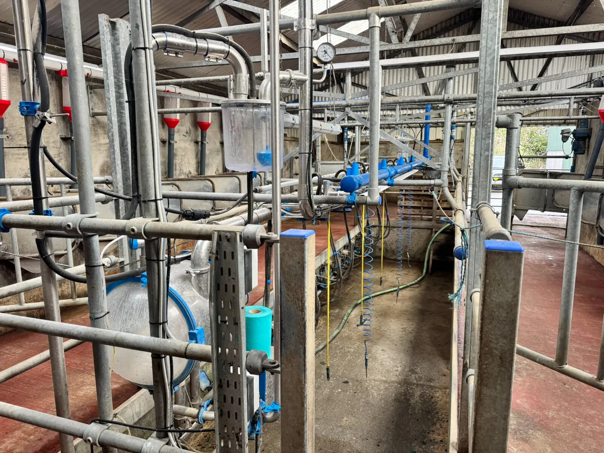 Dairy Master 8 Unit Swing Over Arm - Image 1
