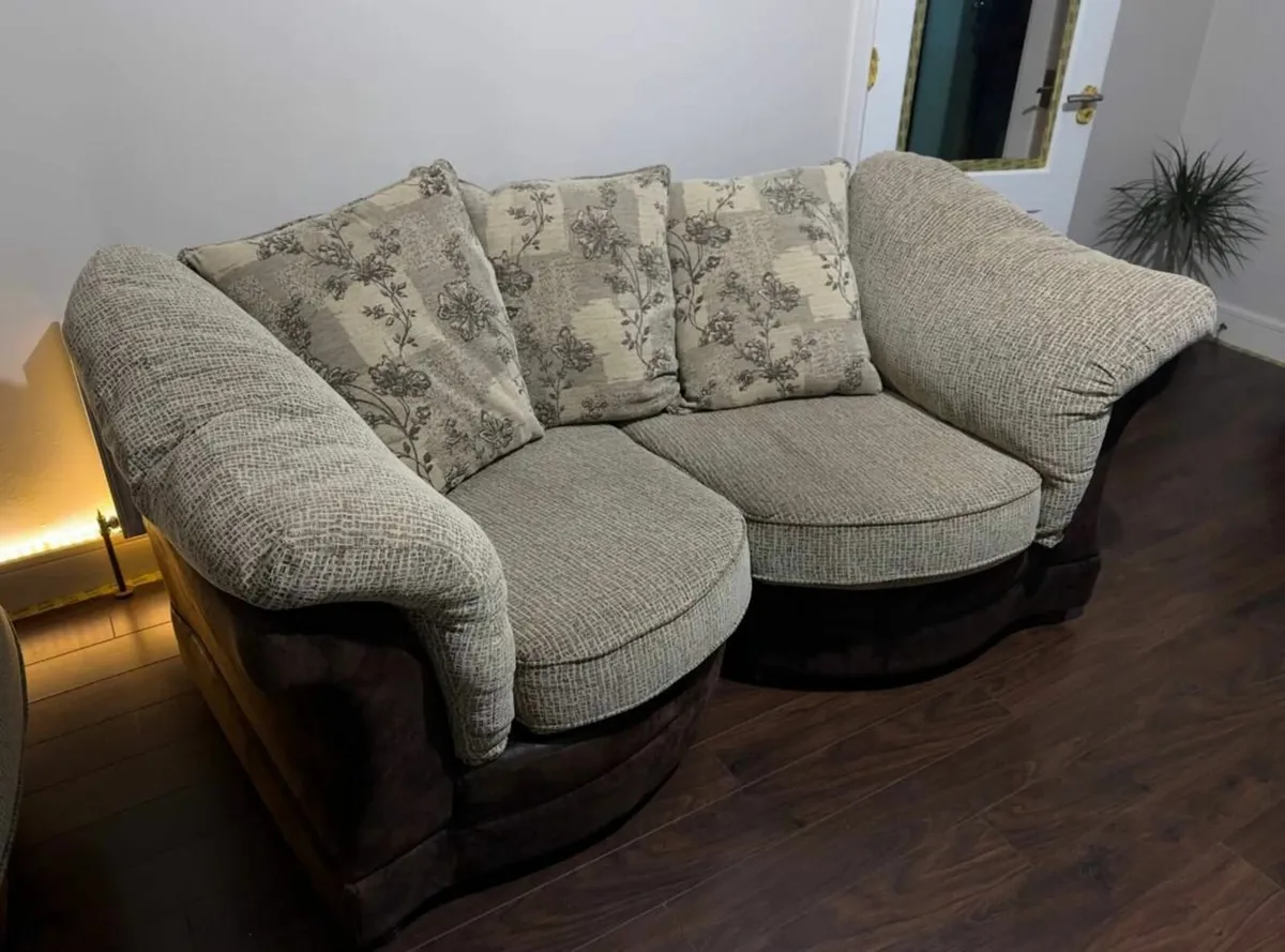 2 Sofas (2-Seaters each) - Image 2