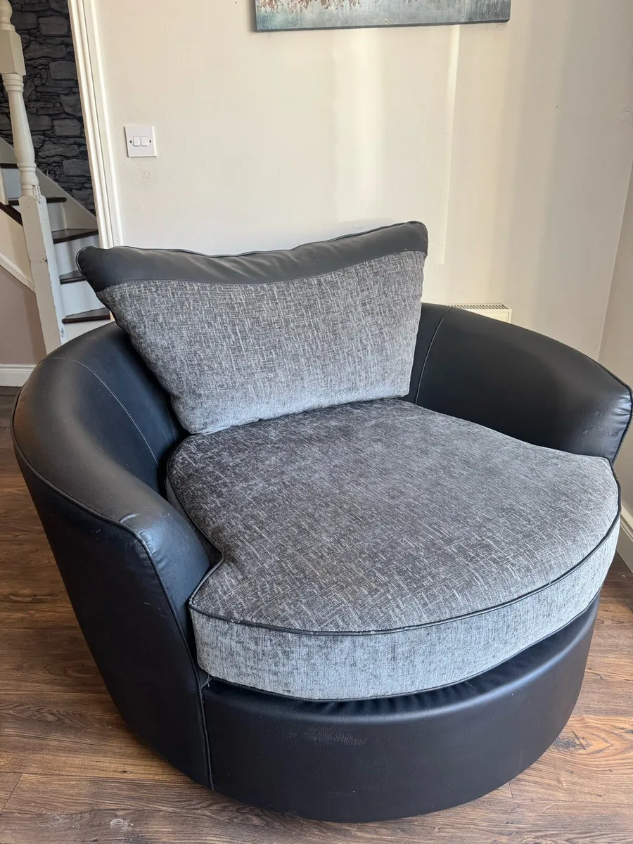 5 seater L shape sofa and swivel chair - Image 2
