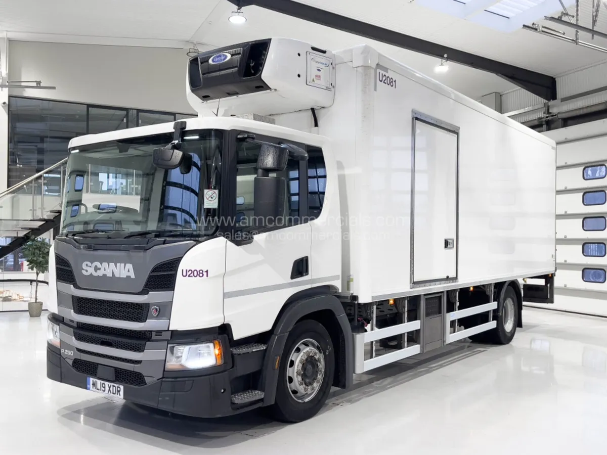 2019 (19) SCANIA P250 TWIN EVAP 18 TONNE 4X2 - Image 1