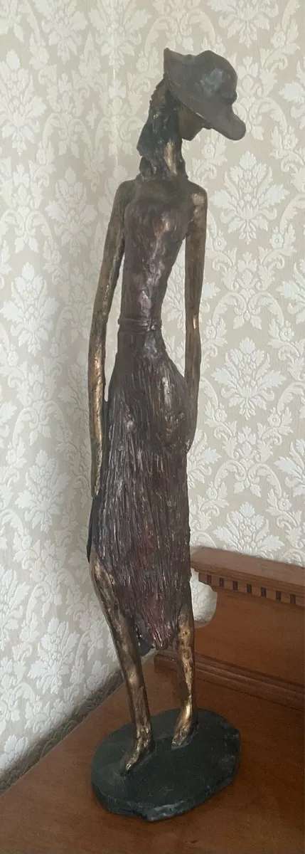 Unique Silhouette Sculpture of a Young Girl. - Image 3
