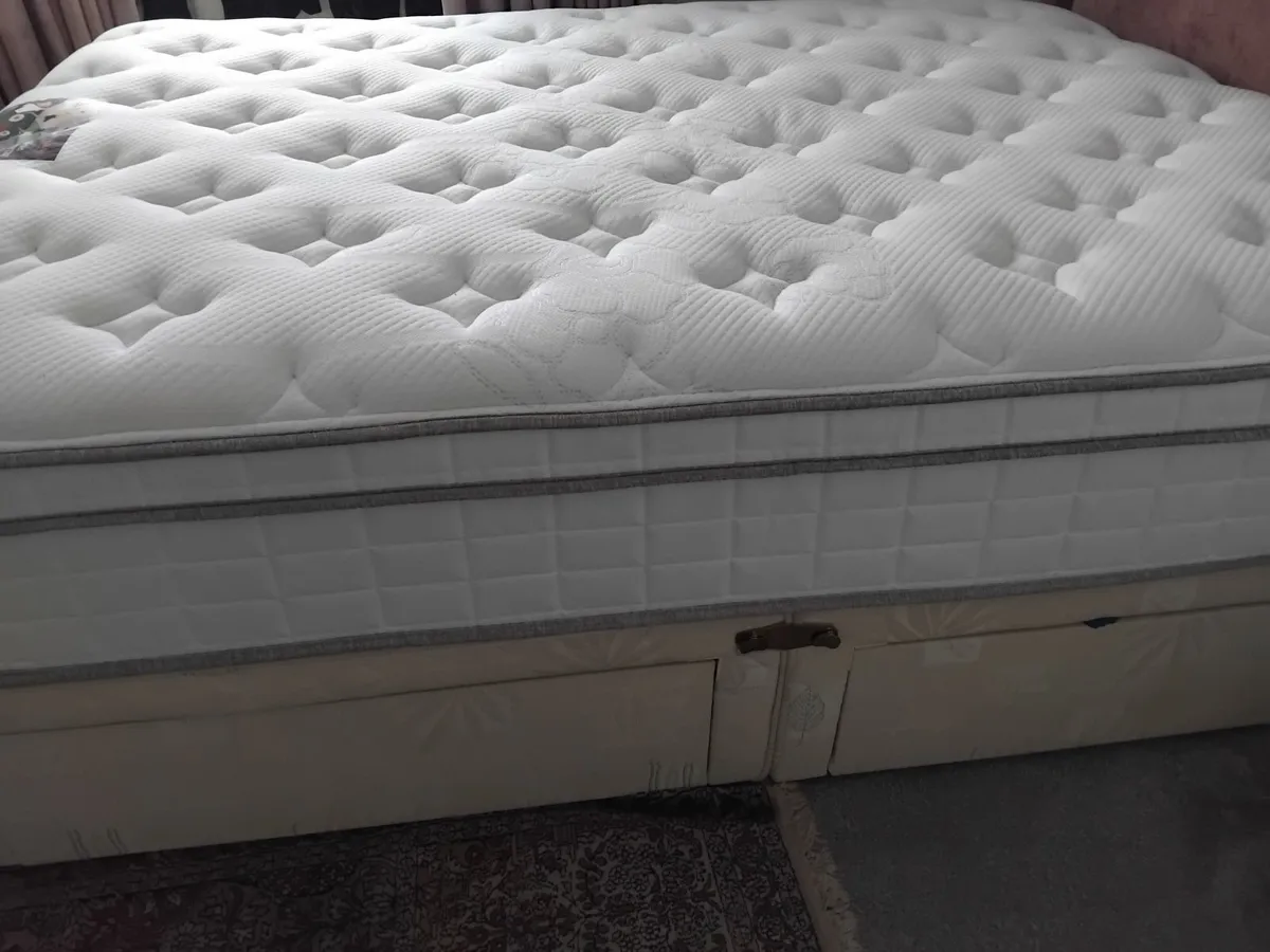 King size King Koil matress - Image 3