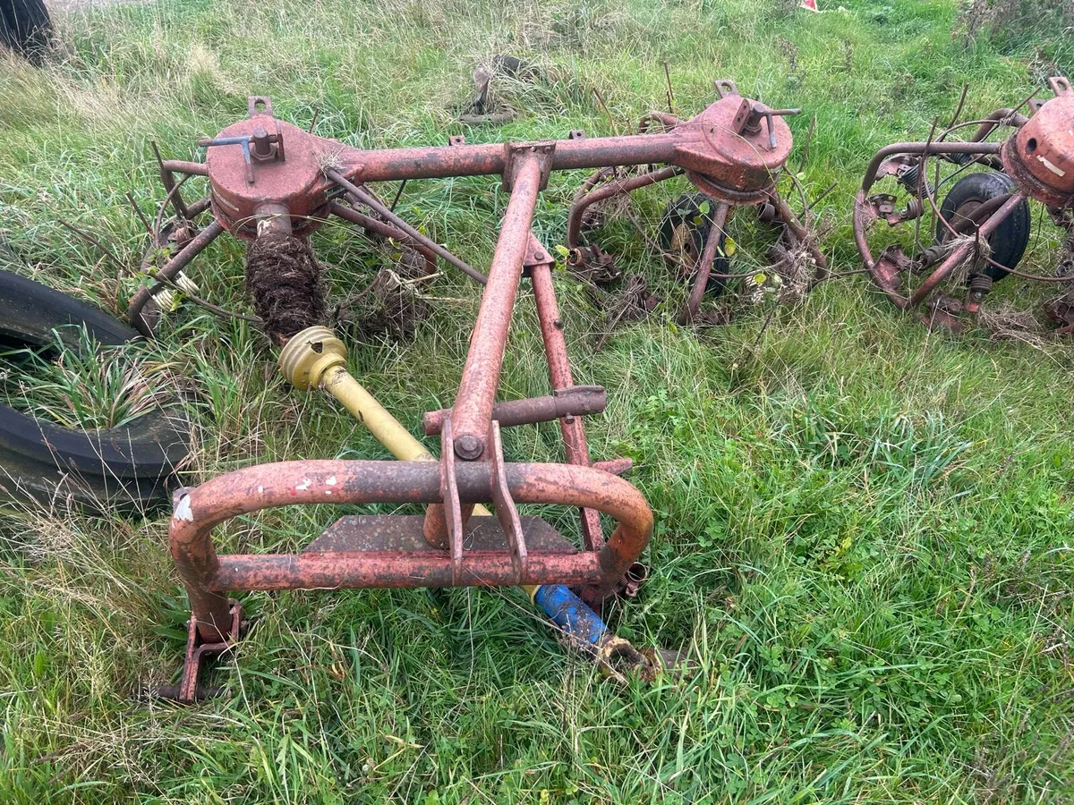 Two hay bobs - Image 4