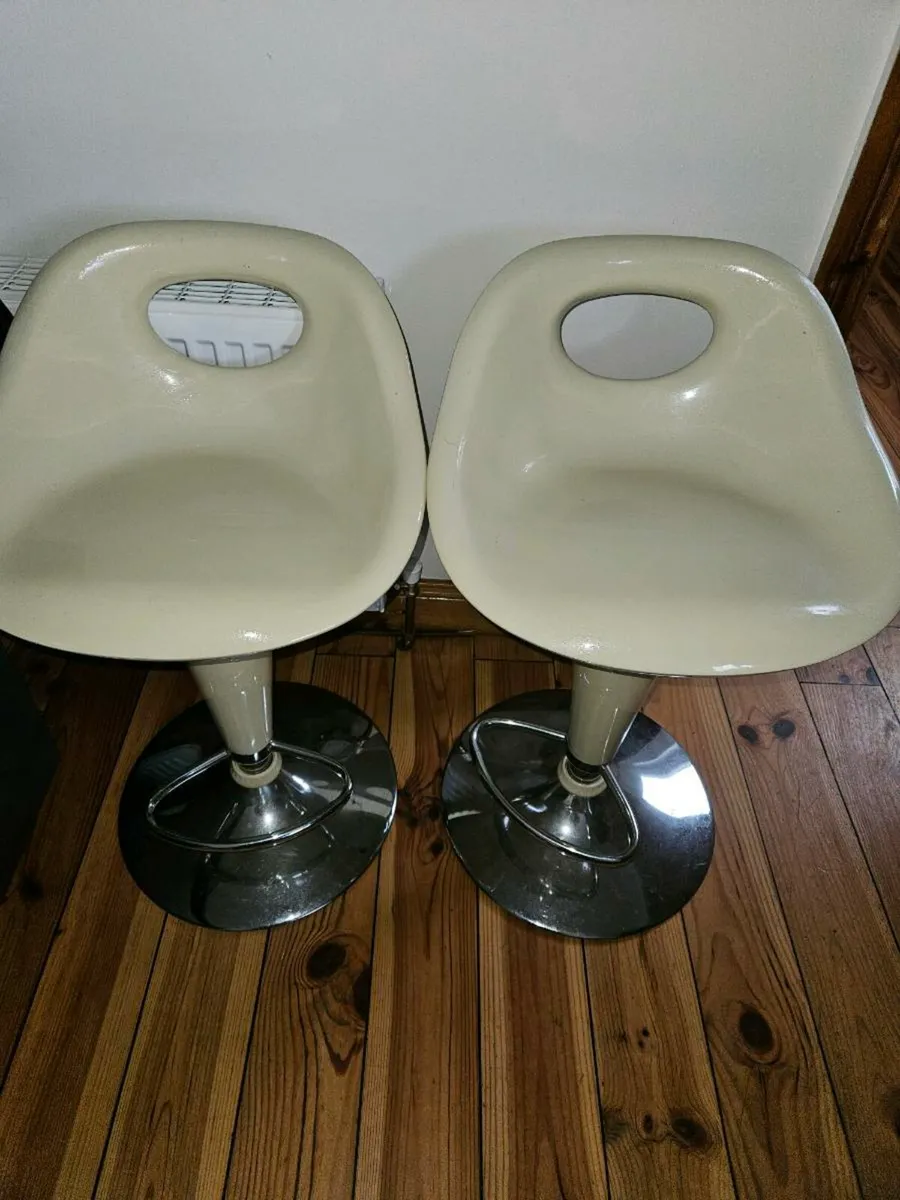 Cream bar stools