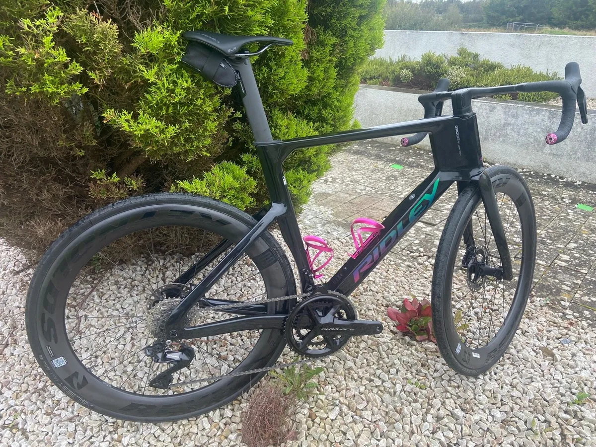 Aero Road Bike - Image 4