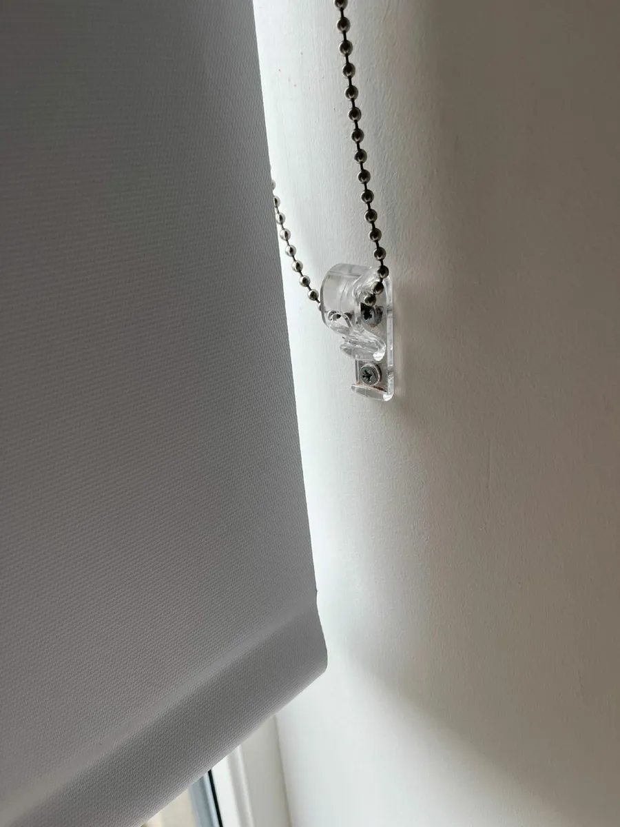 Roller blinds free delivery - Image 3