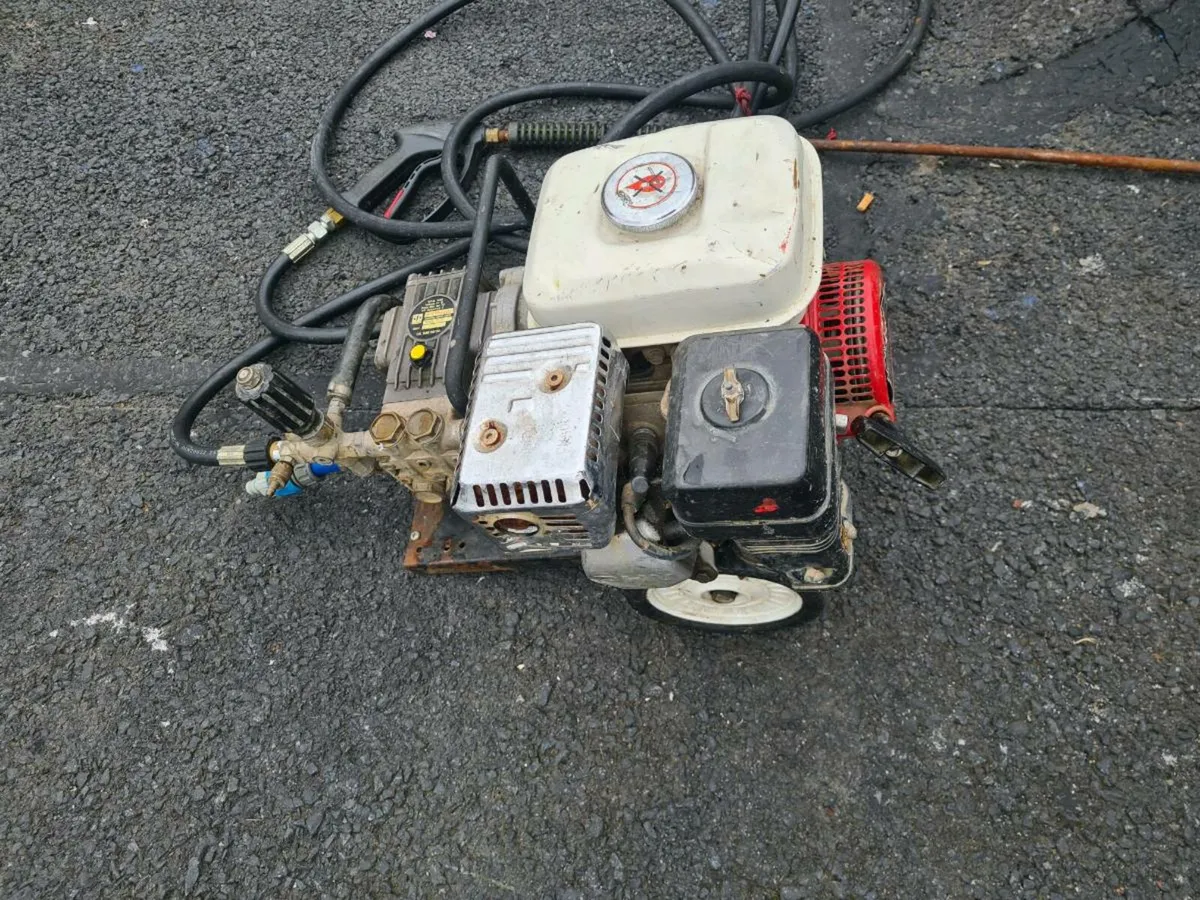 Honda pressure washer Used it for the car wash as - Image 2