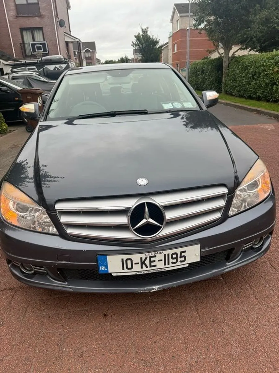 2010 Mercedes Benz C Series - Image 3