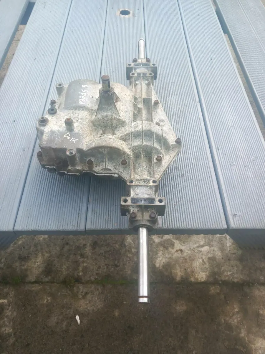 Husqvarna manual gearbox for sale - Image 2