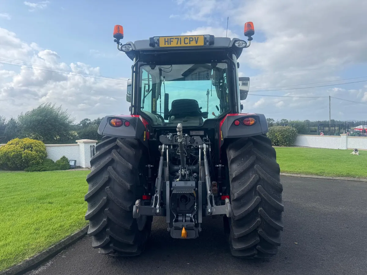 Massey Ferguson 5711M - Image 4