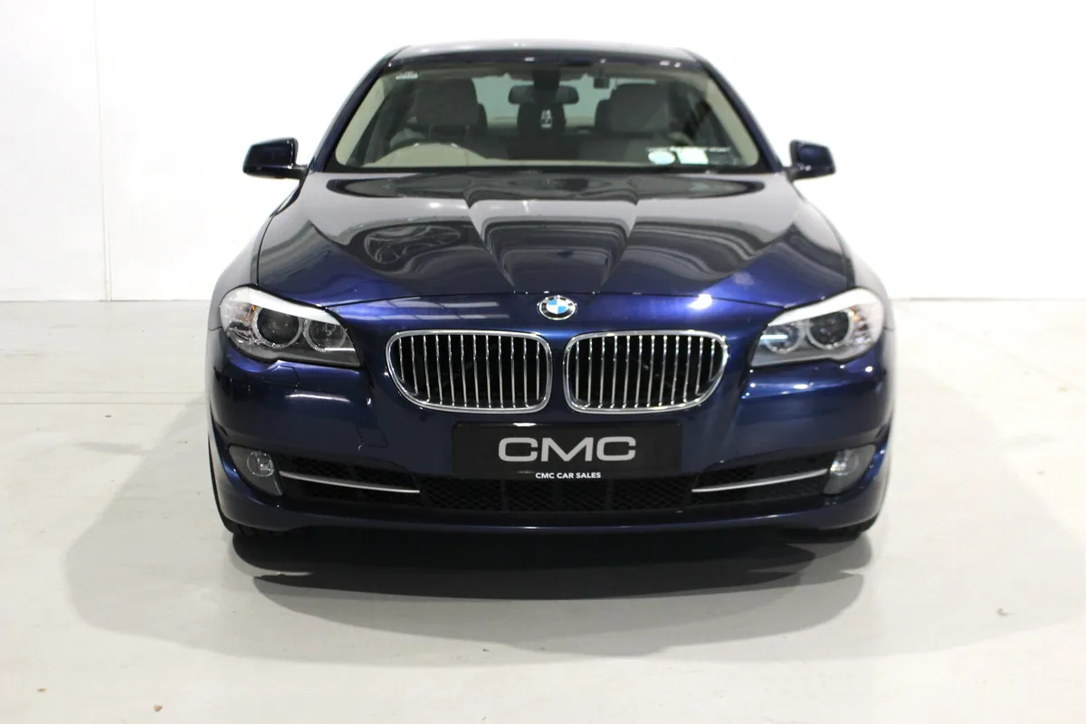 BMW 5-Series 2013 520d se manual. - Image 2