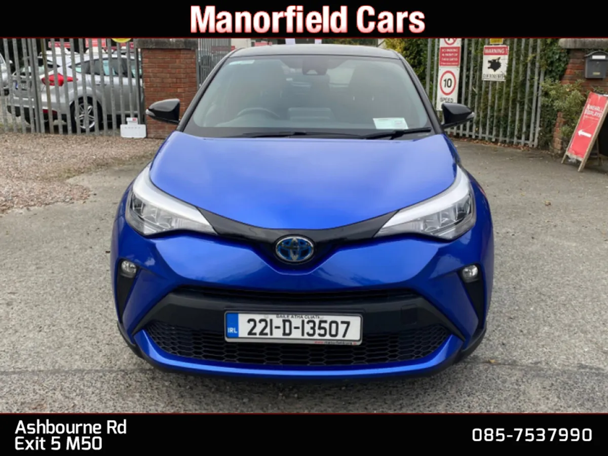 2022 Toyota C-HR Luna 1.8 Petrol Hybrid SUV - Image 3