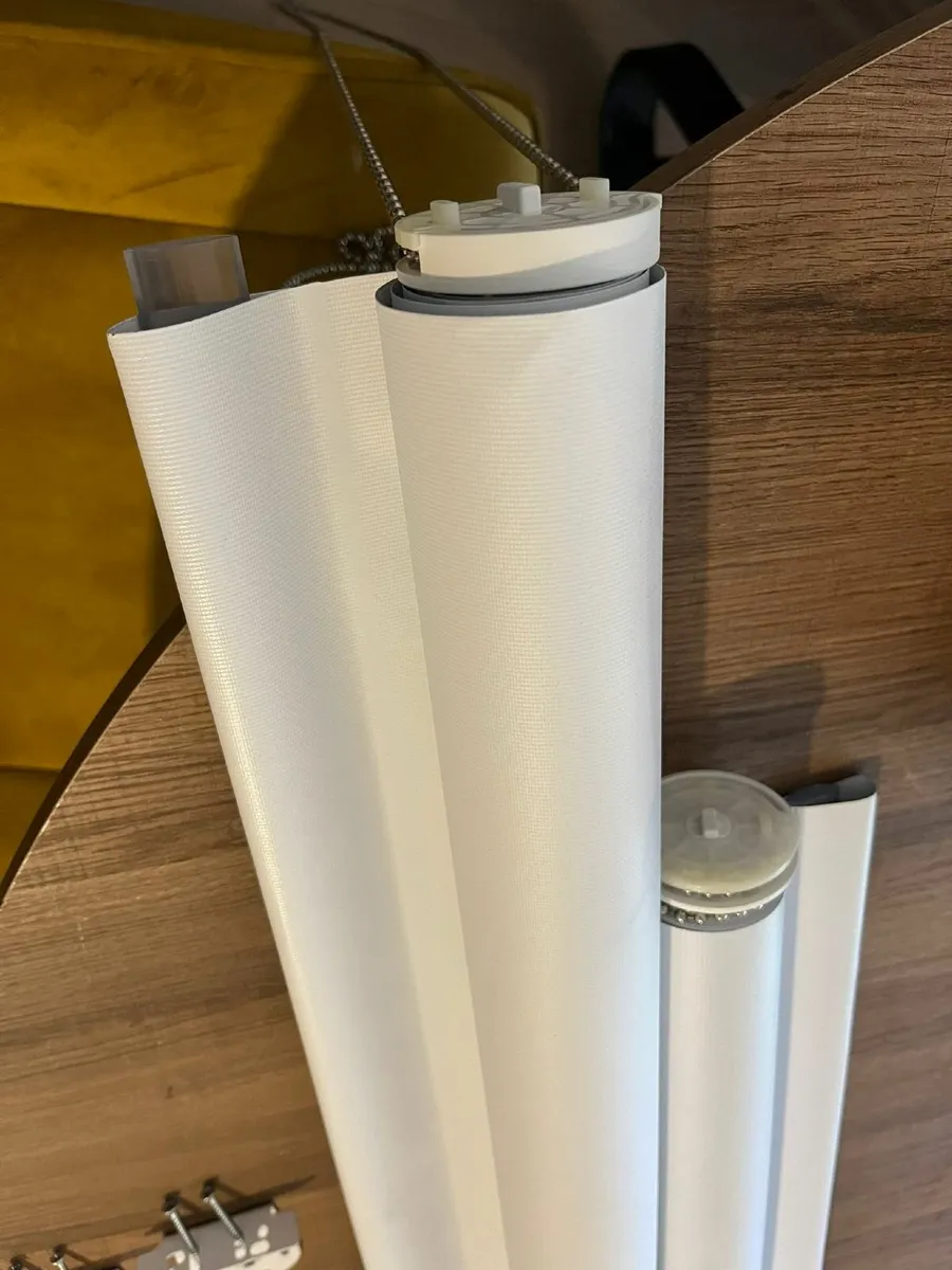 Roller blinds free delivery - Image 4