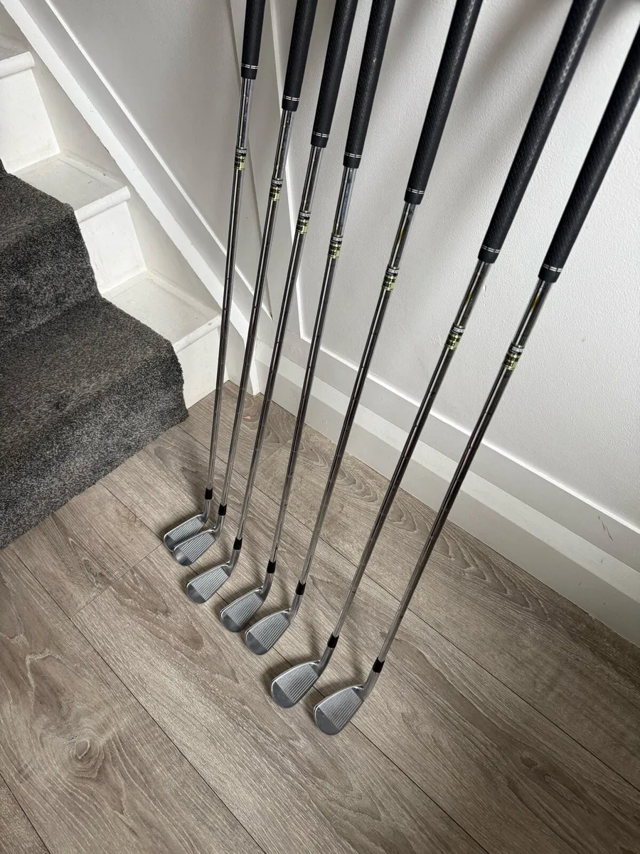 Titleist 716 Cb Forged Irons - Image 1