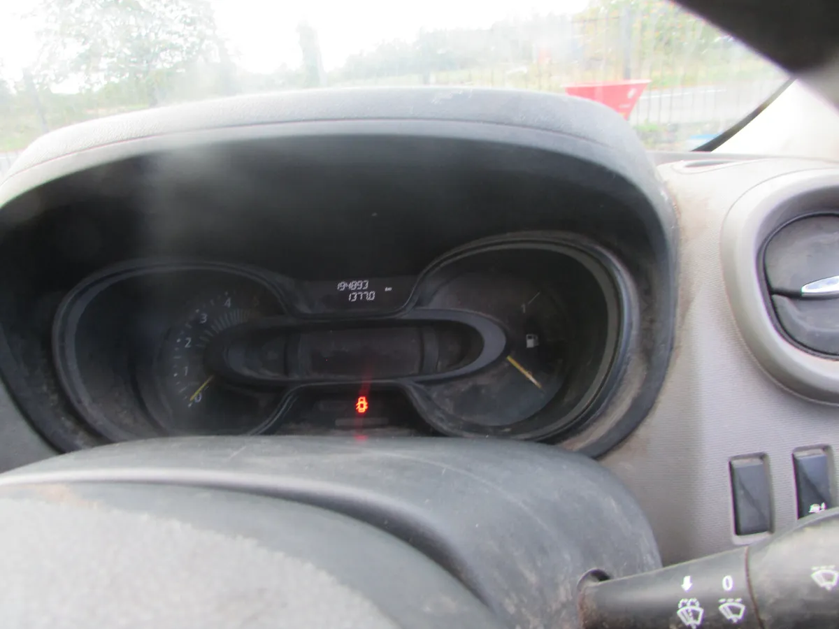 Renault Trafic 2015 - Image 3