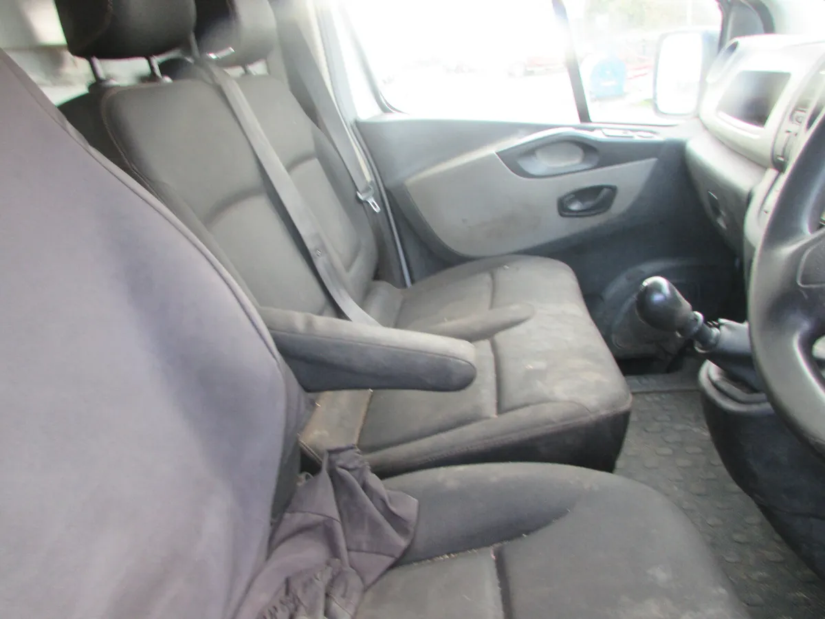 Renault Trafic 2015 - Image 4