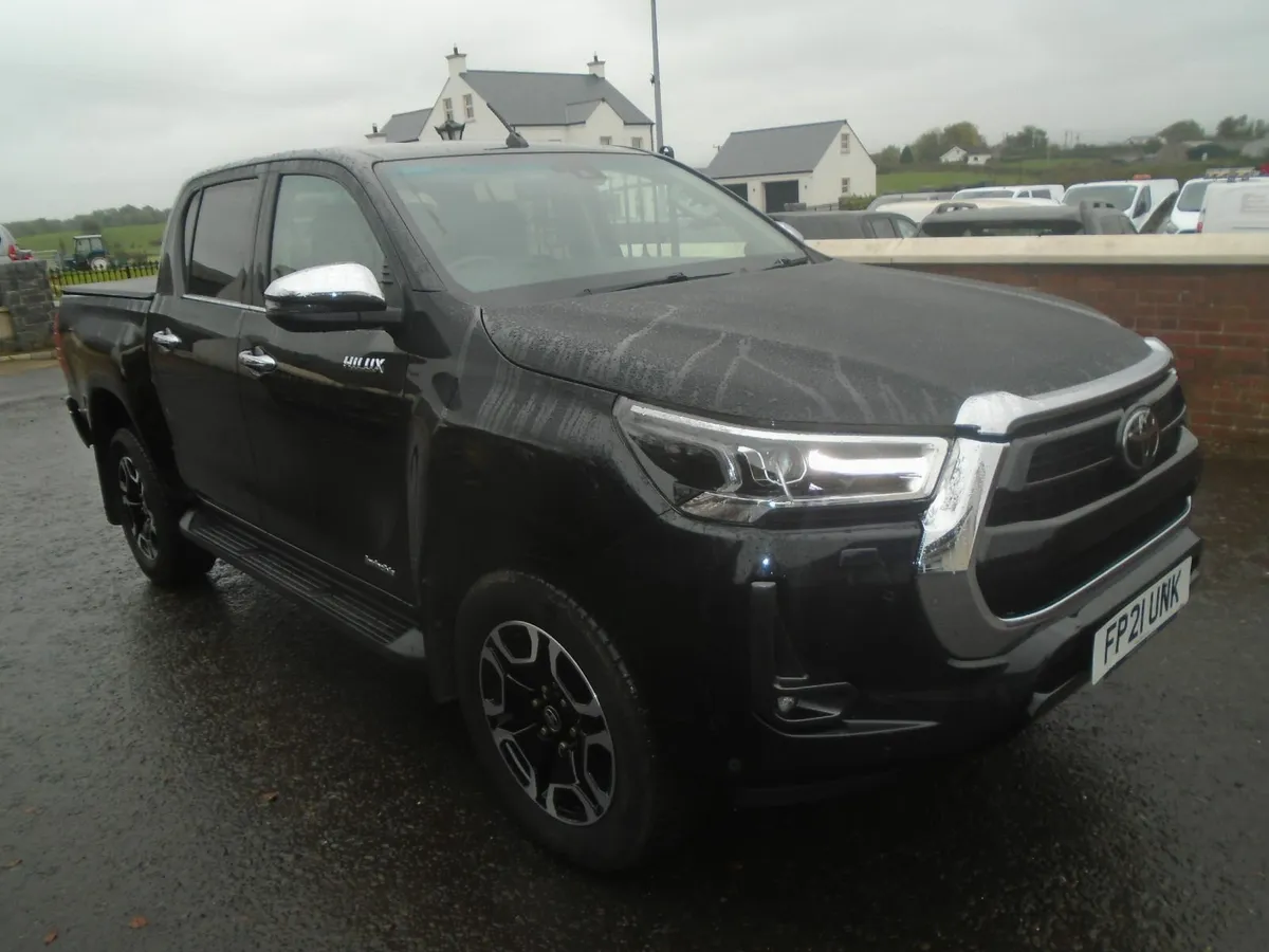 2021 Toyota Hilux 2.8D4D INVINCIBLE AUTOMATIC. - Image 1