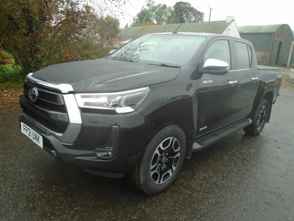 2021 Toyota Hilux 2.8D4D INVINCIBLE AUTOMATIC. - Image 3