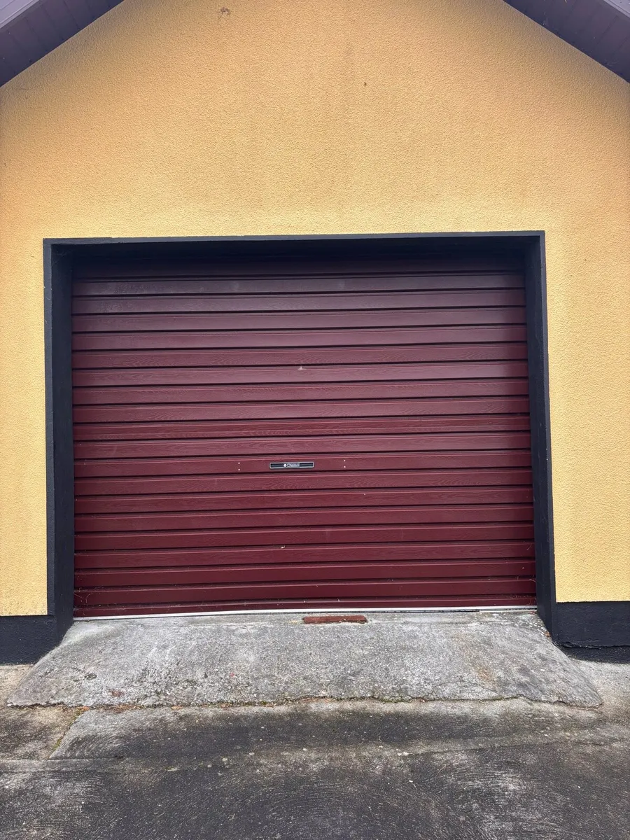 Roller door - Image 1