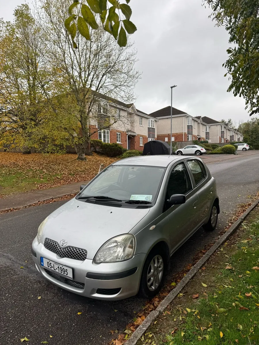 2005 Toyota Yaris 1.0l low km’s and long NCT 08/26 - Image 3