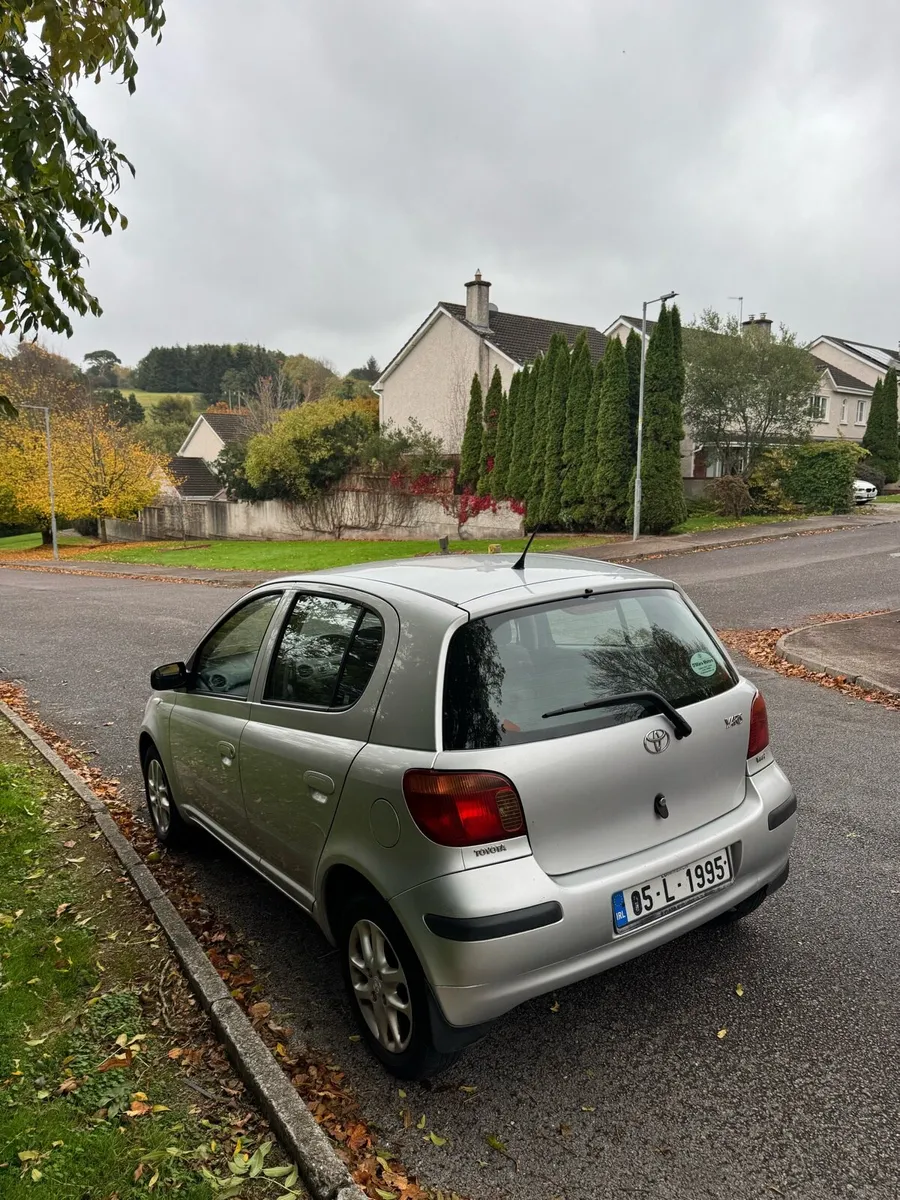 2005 Toyota Yaris 1.0l low km’s and long NCT 08/26 - Image 4