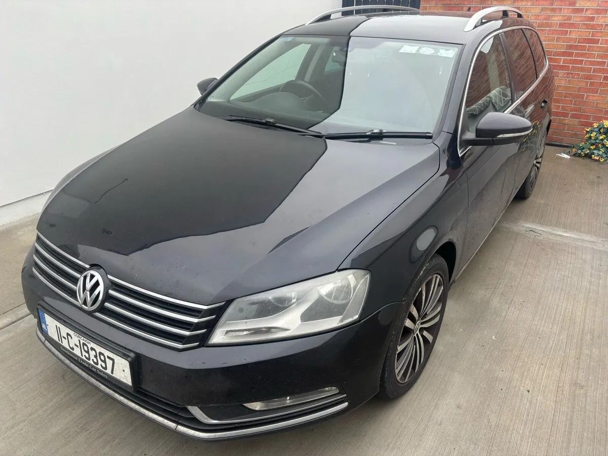 2011 Volkswagen Passat estate - Image 2