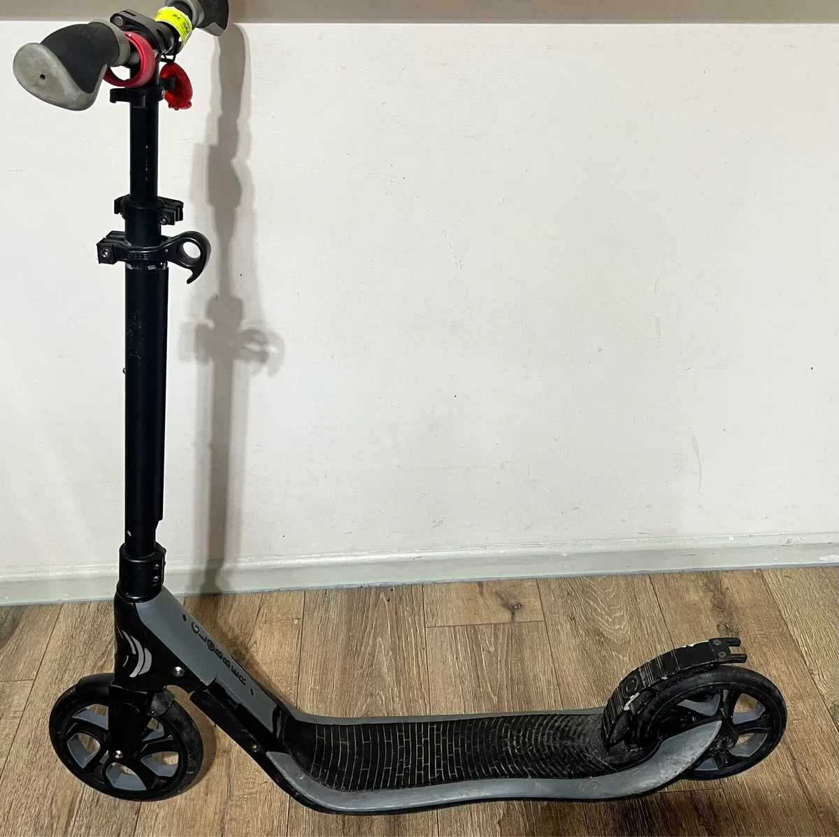 Globber Scooter 100kg max for sale - Image 4