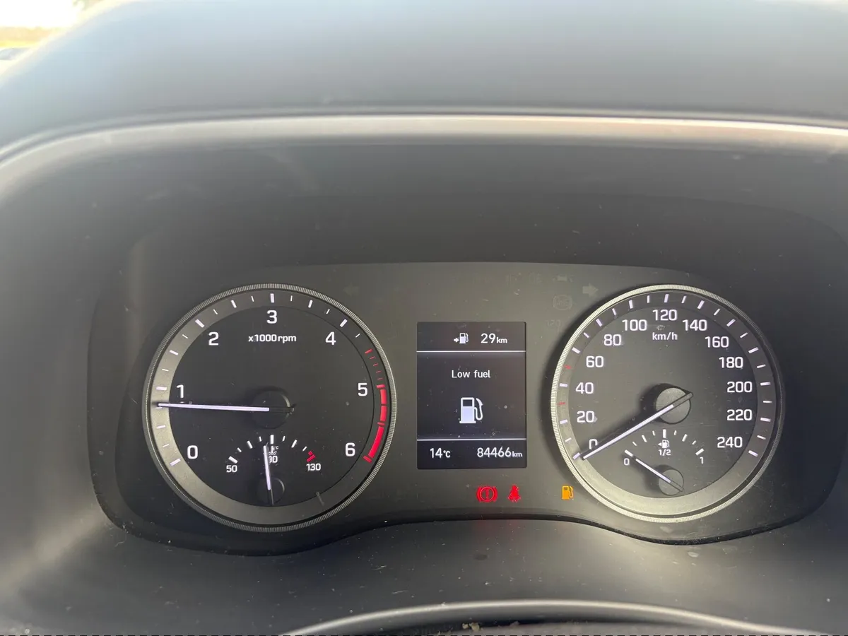 Hyundai Tucson Executive 2019 - Image 2
