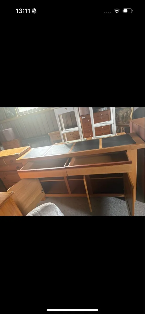 Large oak sideboard - Image 2