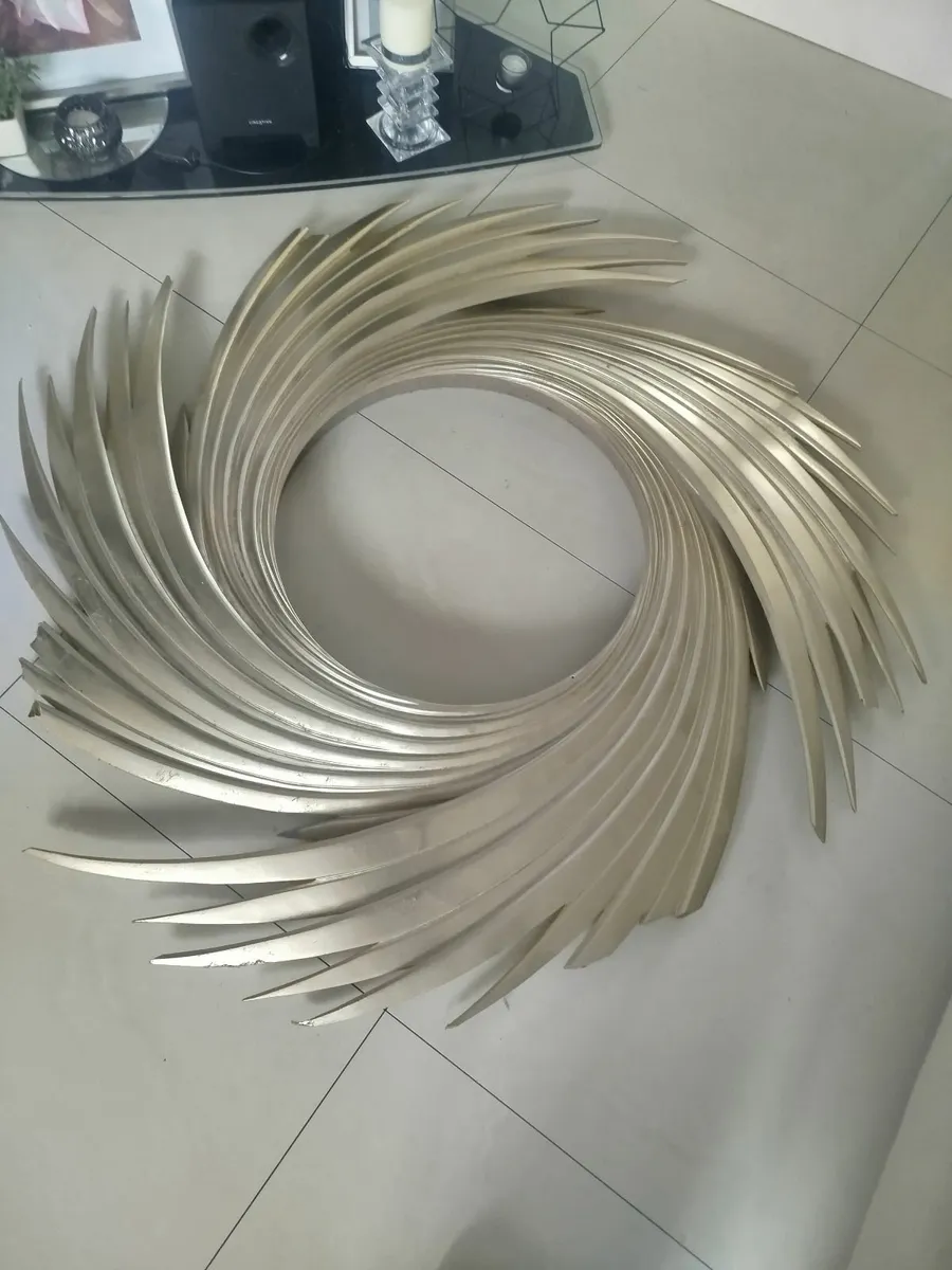 Large gold piece for wall