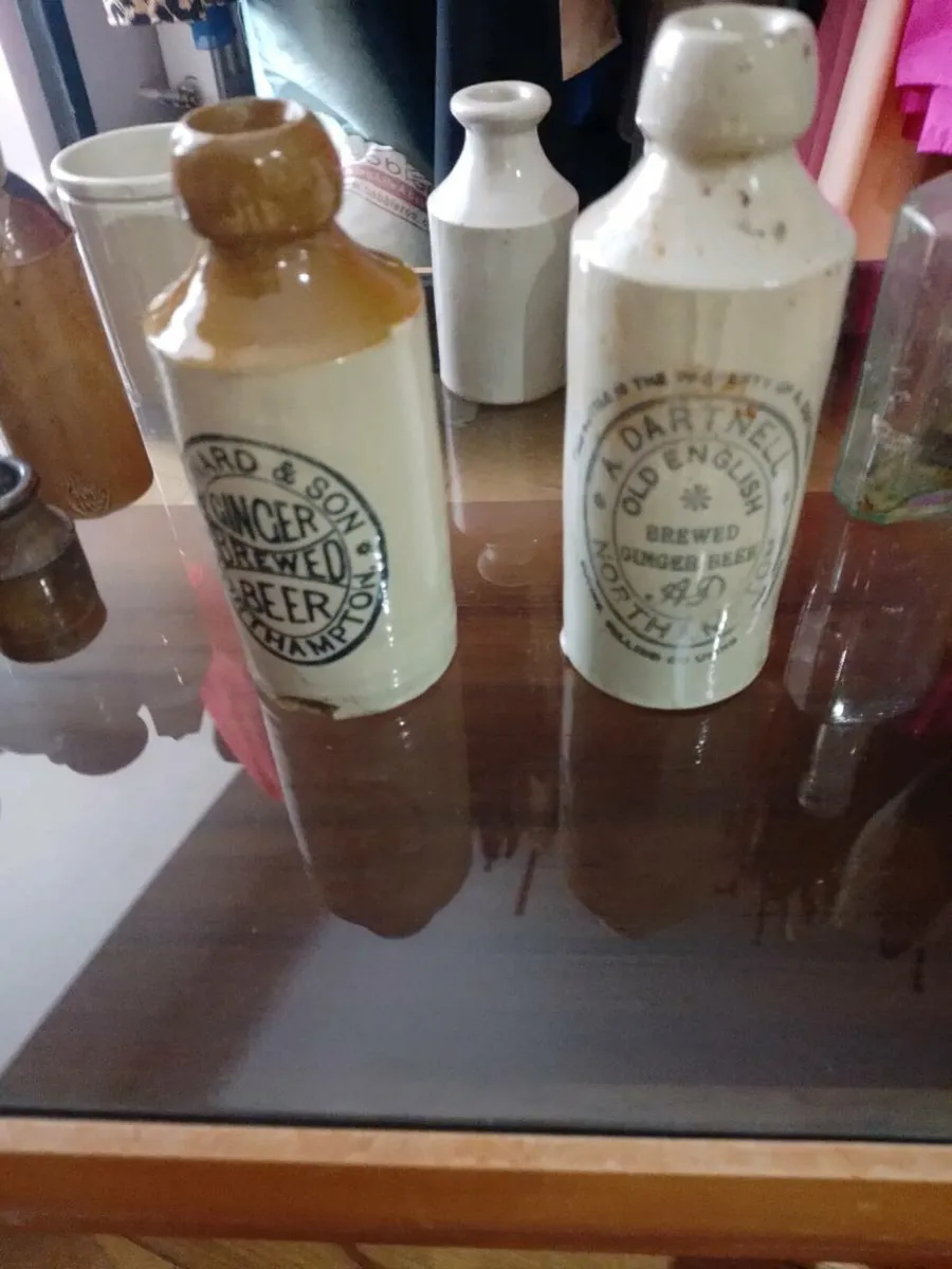 Old pub bottles and jars - Image 1