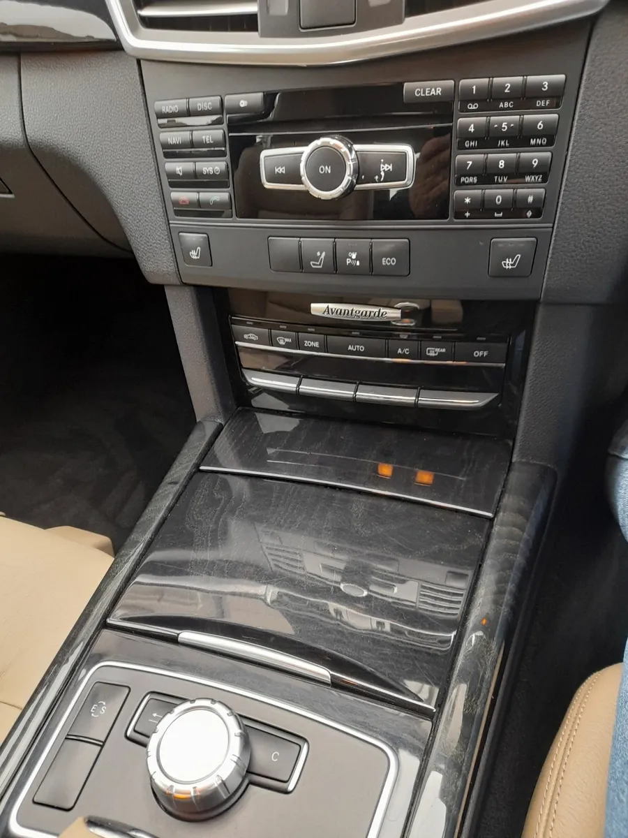 Mercedes-Benz E-Class 2013 - Image 3
