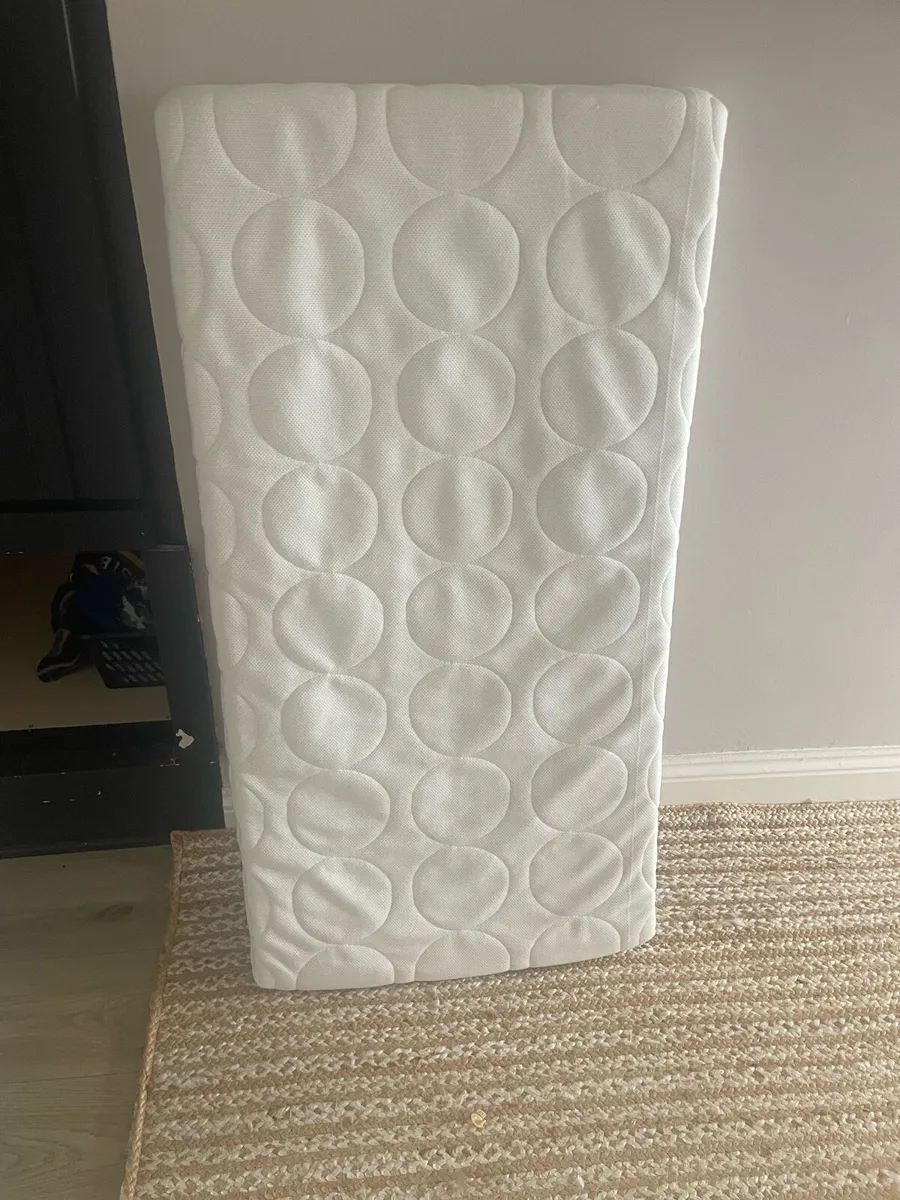 Baby cot with mattress - Image 2