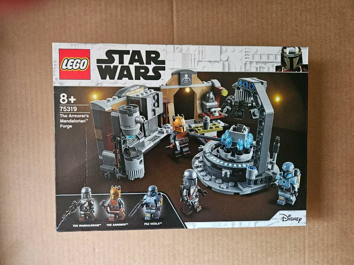 Lego the armore's mandalorian forge 75319 star war